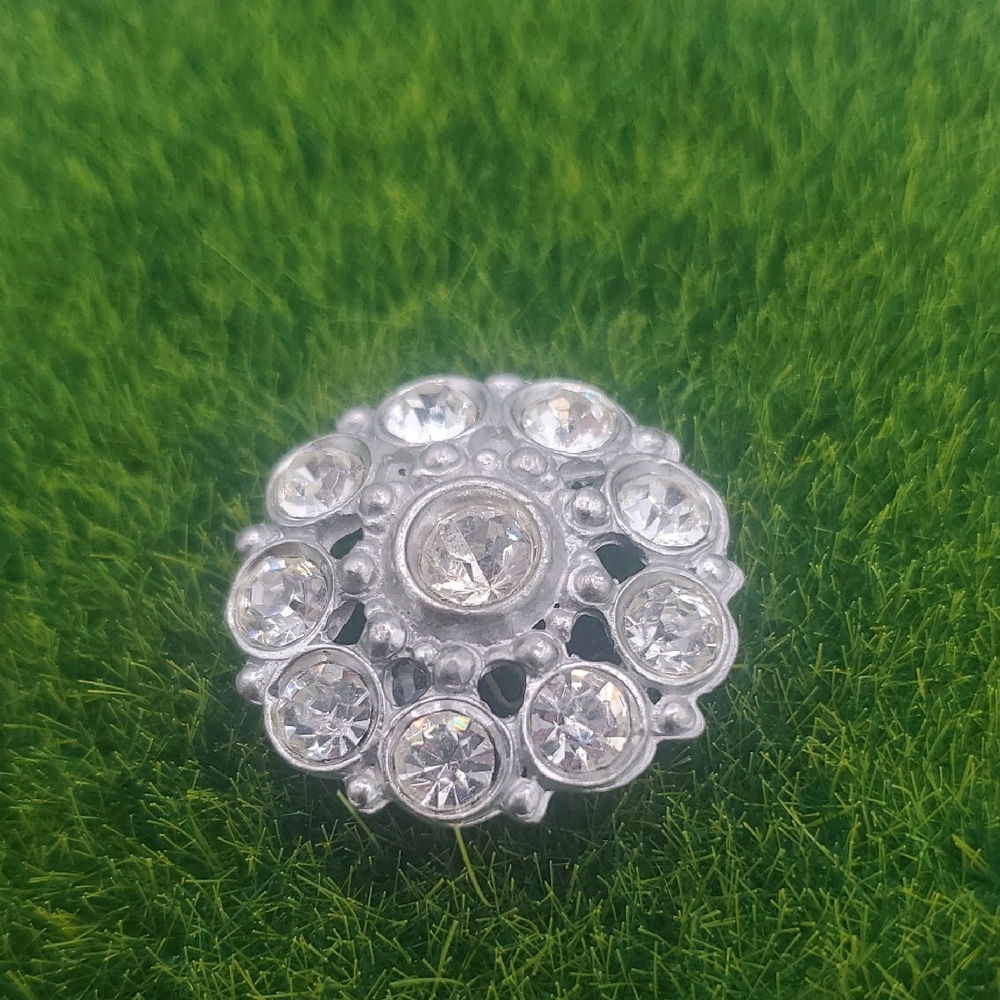 Radiant Crystal Floral Wheel Pendant Or Button P327